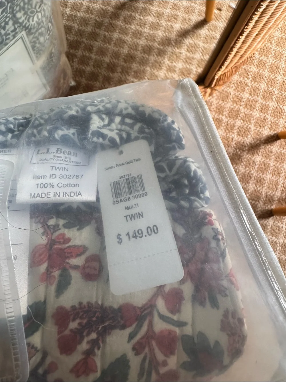 NIB - TWIN L.L. Bean Border Floral Quilt - Blue and Red